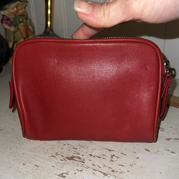 Vintage Coach red leather cosmetics case makeup - Picture 3 of 10